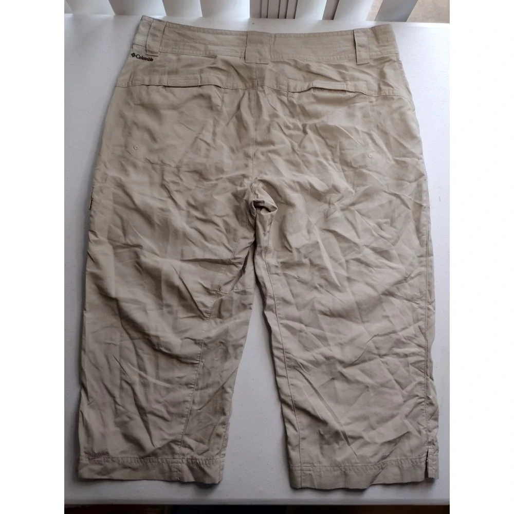 Columbia‎ Women's Beige Cargo Capri Pants Size 10 Outdoor Hiking Travel